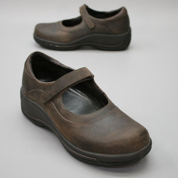 Dansko Ladies 40 (9.5-10) Mary Jane Hook Loop Strap Oiled Brown Leather Dr Clogs - Picture 1 of 12